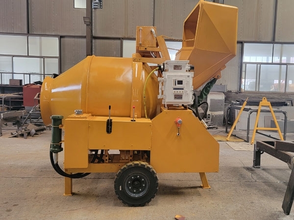 礦用濕噴臺(tái)車(chē)，礦用混凝土泵，礦用攪拌機(jī)發(fā)貨